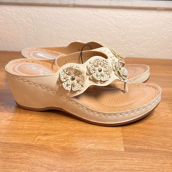 Atalina Women's Ivory Sandals - Picture 3 of 6